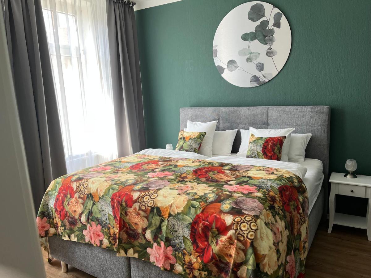 8 Apartment